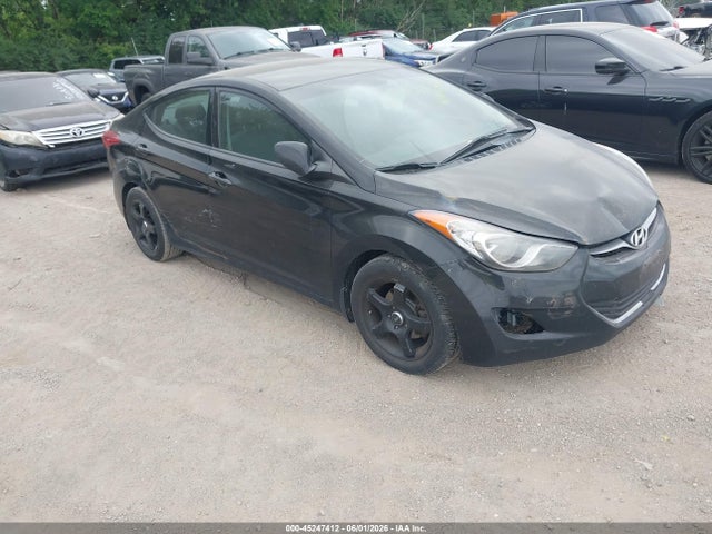 Salvage Hyundai ELANTRA Image