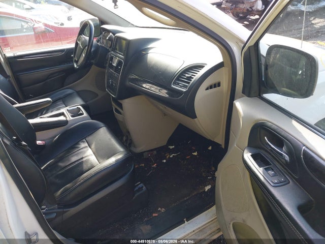 Chrysler Town & Country Touring