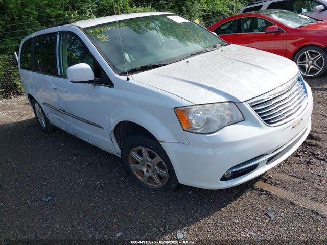 Salvage Chrysler Town & Country Image