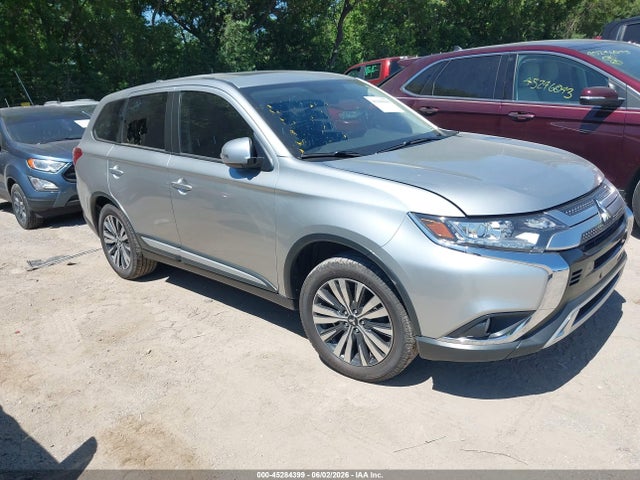 Salvage Mitsubishi Outlander Image