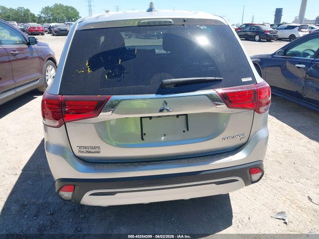 Mitsubishi Outlander Se