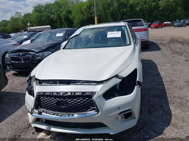INFINITI Q50 Luxe Awd