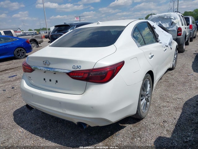 INFINITI Q50 Luxe Awd