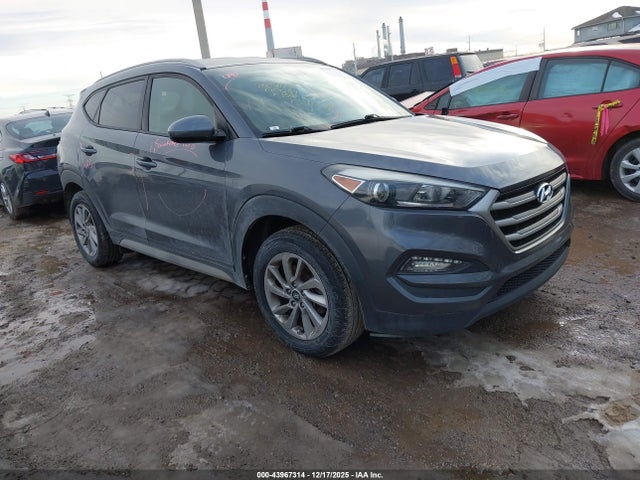 Salvage Hyundai TUCSON Image