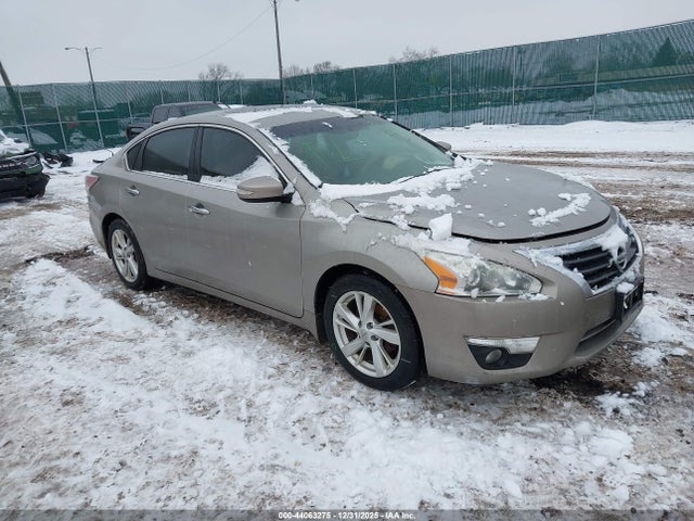 Salvage Nissan Altima Image