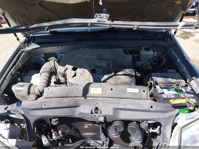 Toyota 4Runner Limited V6