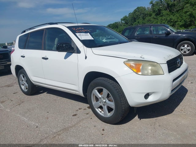 Salvage Toyota RAV4 Image