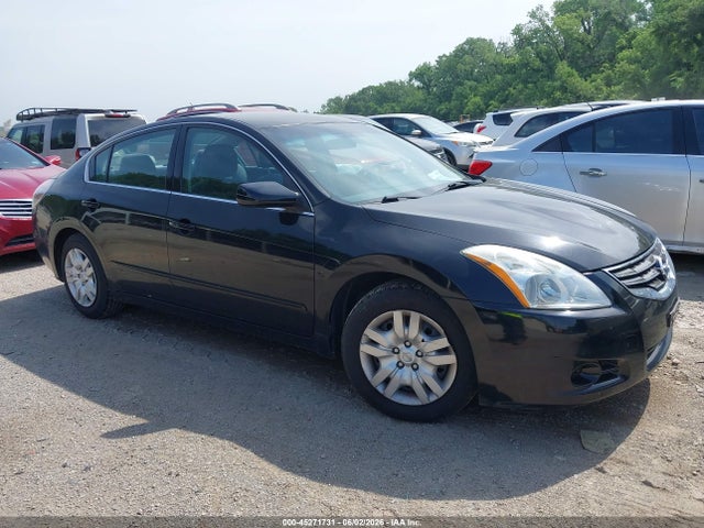 Salvage Nissan Altima Image