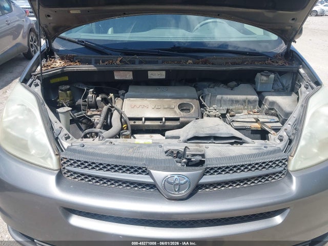 Toyota Sienna Le
