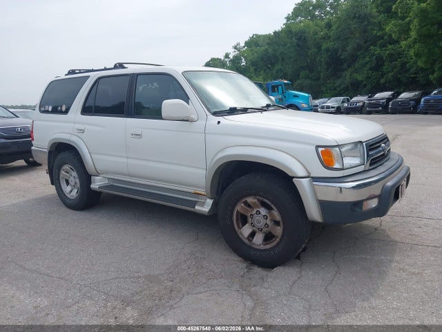 Salvage Toyota 4Runner Image