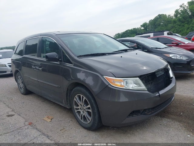 Salvage Honda Odyssey Image