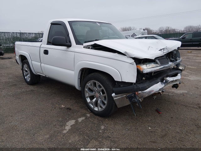 Salvage Chevrolet Silverado 1500 Image