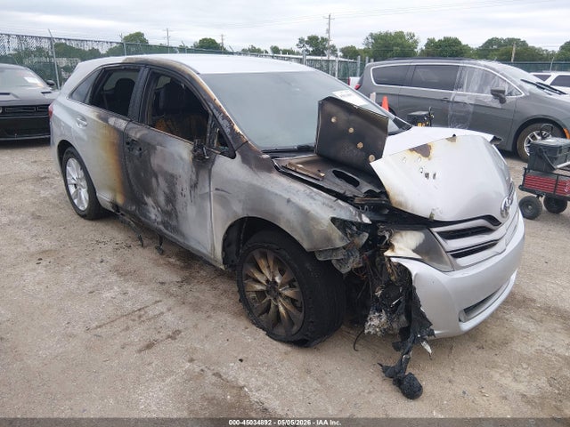 Salvage Toyota Venza Image