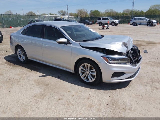 Salvage Volkswagen Passat Image