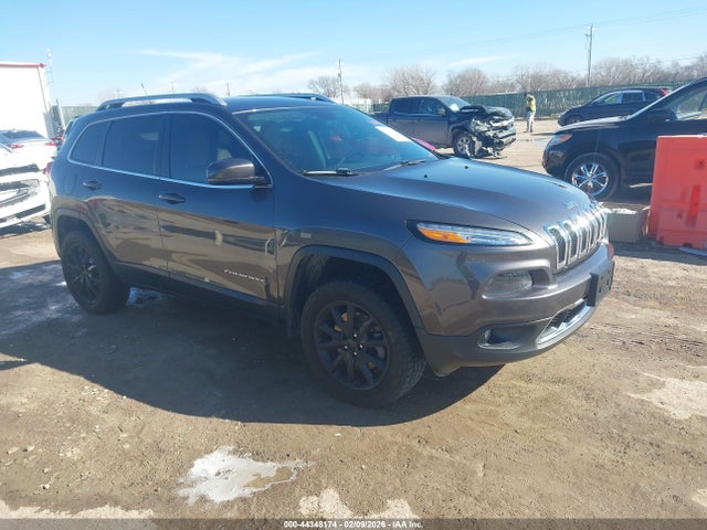 Salvage Jeep Cherokee Image