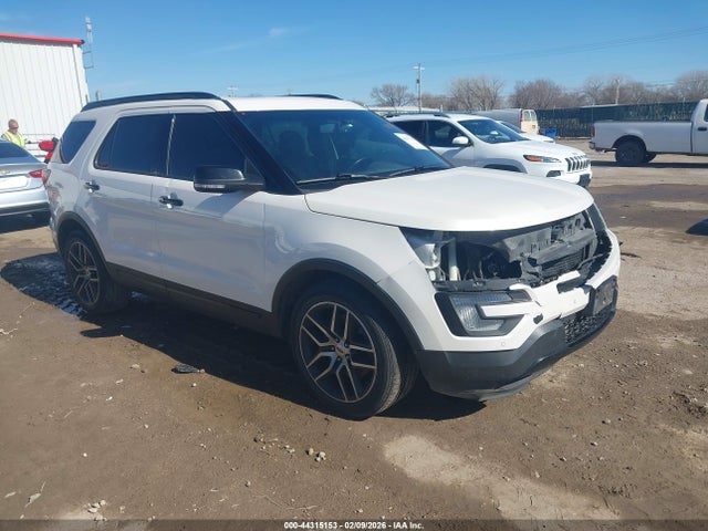 Salvage Ford Explorer Image