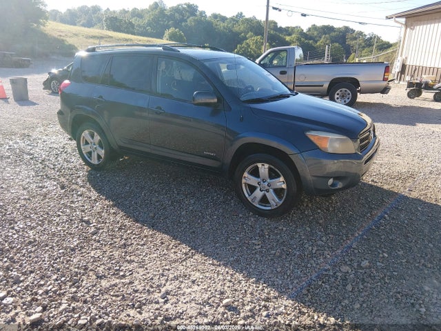Salvage Toyota RAV4 Image
