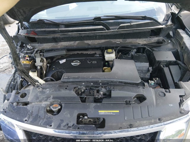 Nissan Pathfinder S