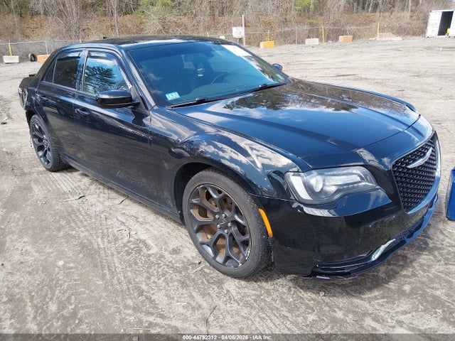 Salvage Chrysler 300 Image