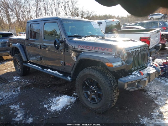 Salvage Jeep Gladiator Image