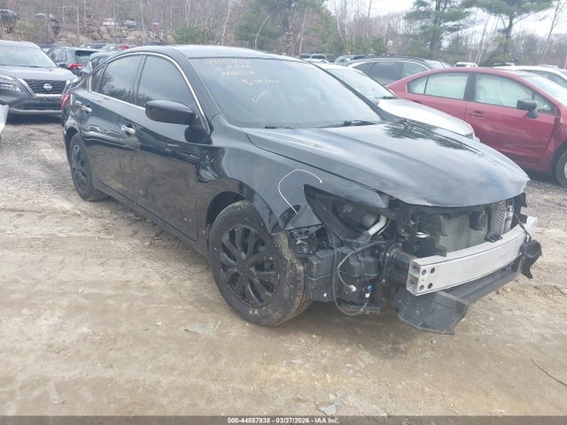 Salvage Nissan Altima Image