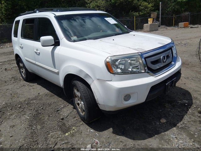 Salvage Honda Pilot Image