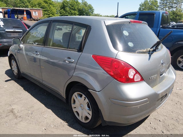 Nissan Versa 1.8 S