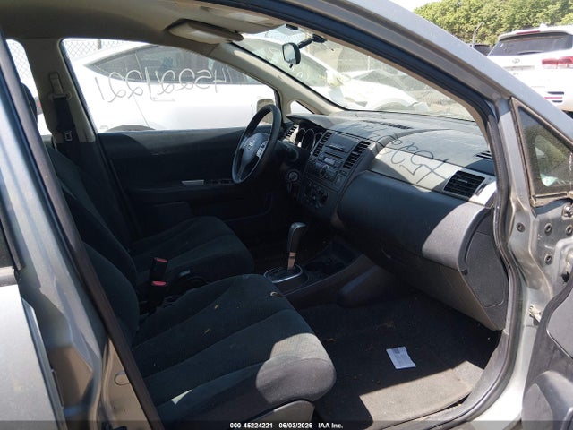 Nissan Versa 1.8 S