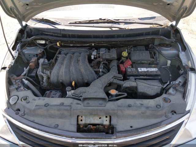 Nissan Versa 1.8 S