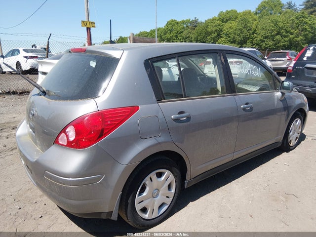 Nissan Versa 1.8 S