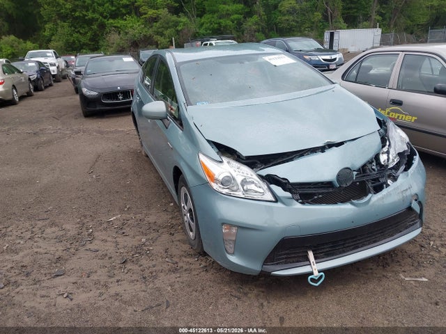 Salvage Toyota Prius Image