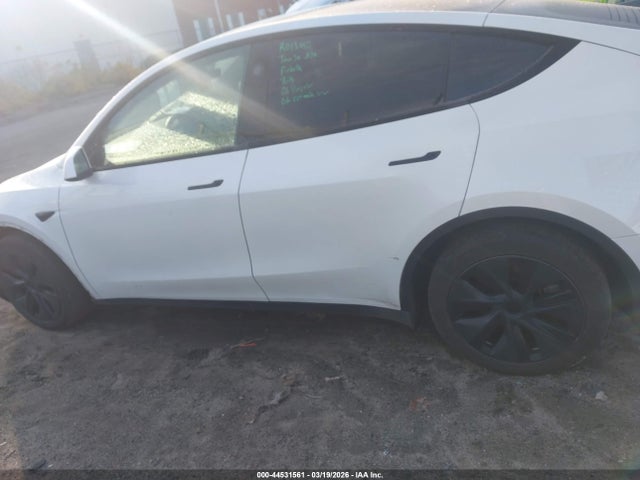 Tesla Model Y Long Range Dual Motor All-wheel Drive