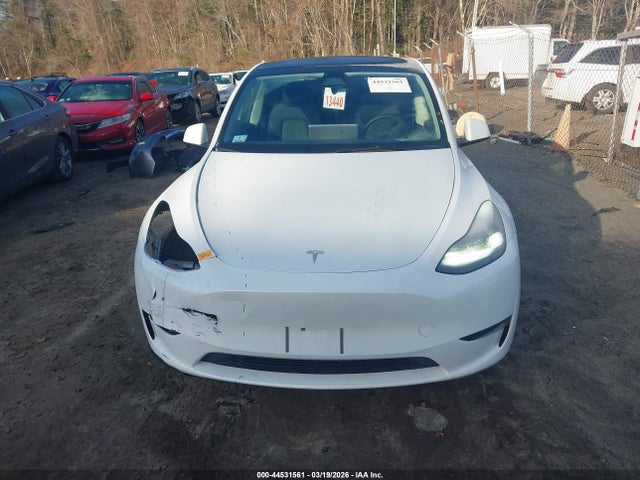 Tesla Model Y Long Range Dual Motor All-wheel Drive