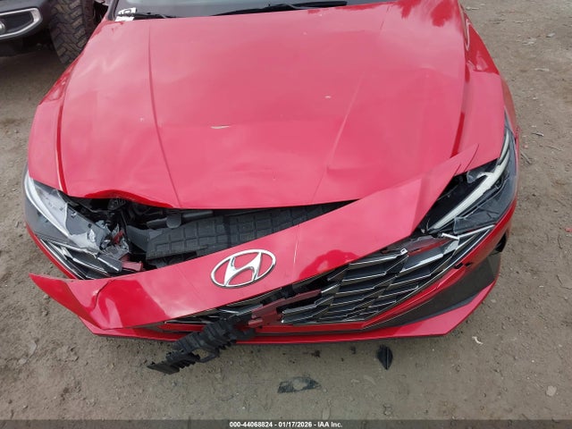 Hyundai ELANTRA Sel