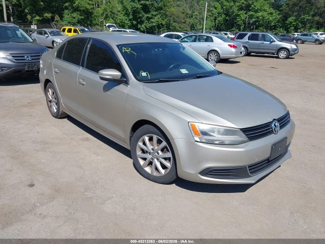 Salvage Volkswagen Jetta Image