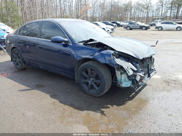 Salvage Nissan Altima Image