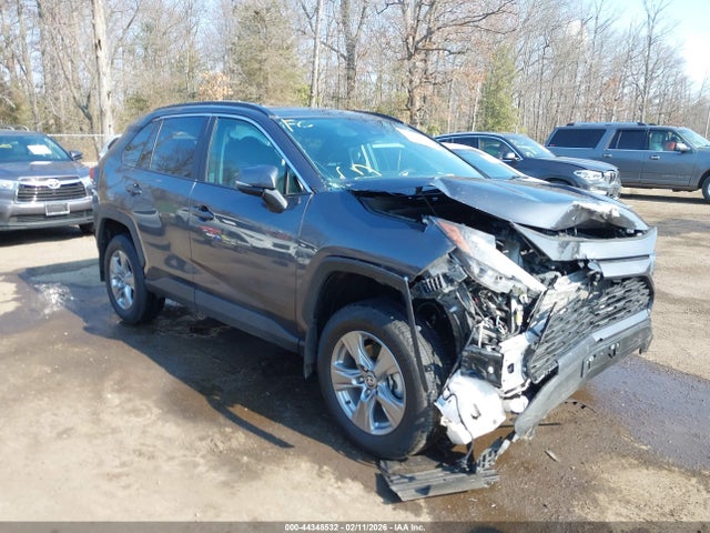 Salvage Toyota RAV4 Image