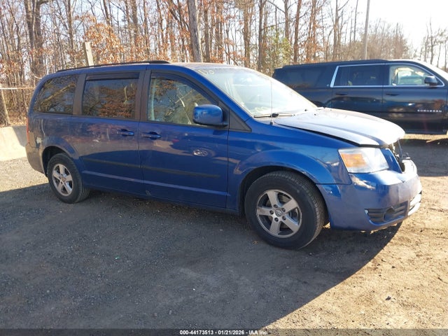 Salvage Dodge Grand Caravan Image