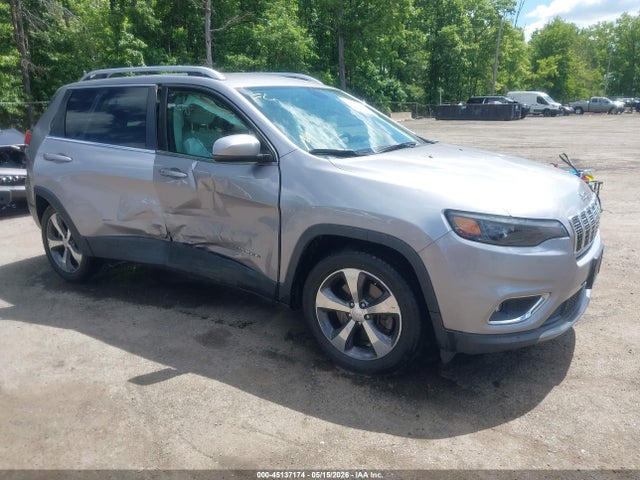 Salvage Jeep Cherokee Image