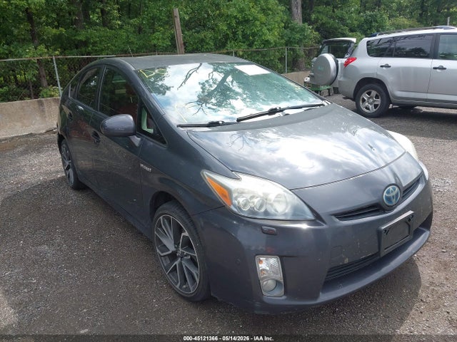Salvage Toyota Prius Image