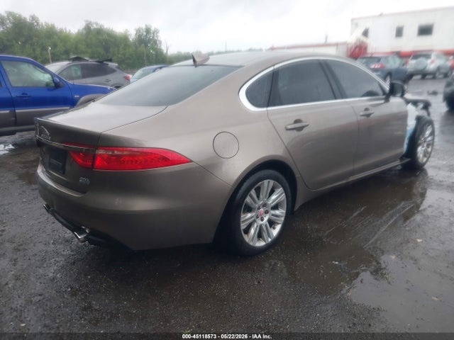 Jaguar XF 35t Premium