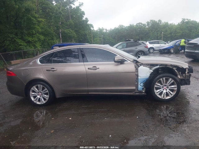 Jaguar XF 35t Premium