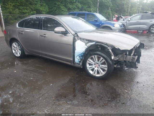 Salvage Jaguar XF Image