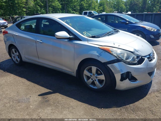 Salvage Hyundai ELANTRA Image
