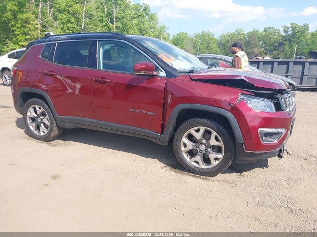 Salvage Jeep Compass Image