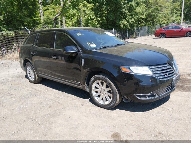 Salvage Lincoln MKT Image