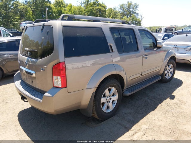 Nissan Pathfinder Se
