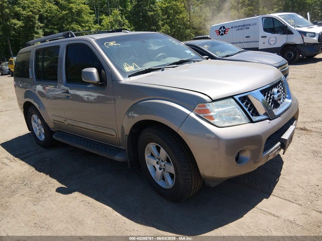 Salvage Nissan Pathfinder Image