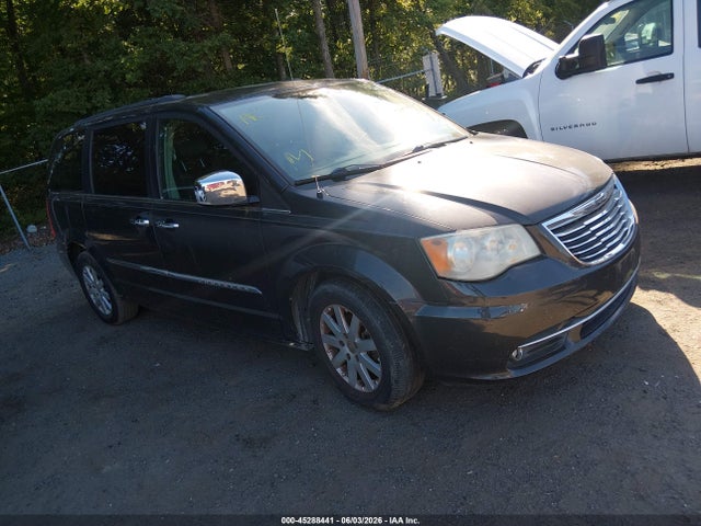 Salvage Chrysler Town & Country Image
