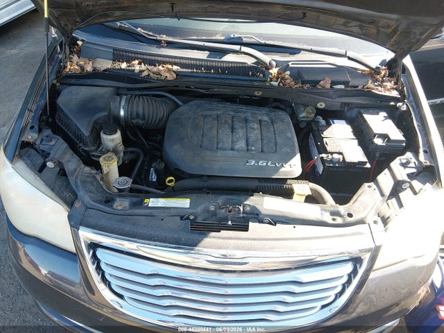 Chrysler Town & Country Touring-l